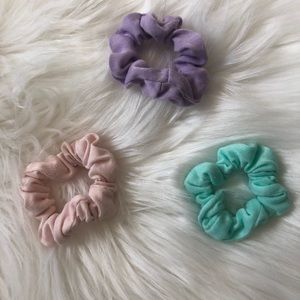 Pack of Three Colored Scrunchies